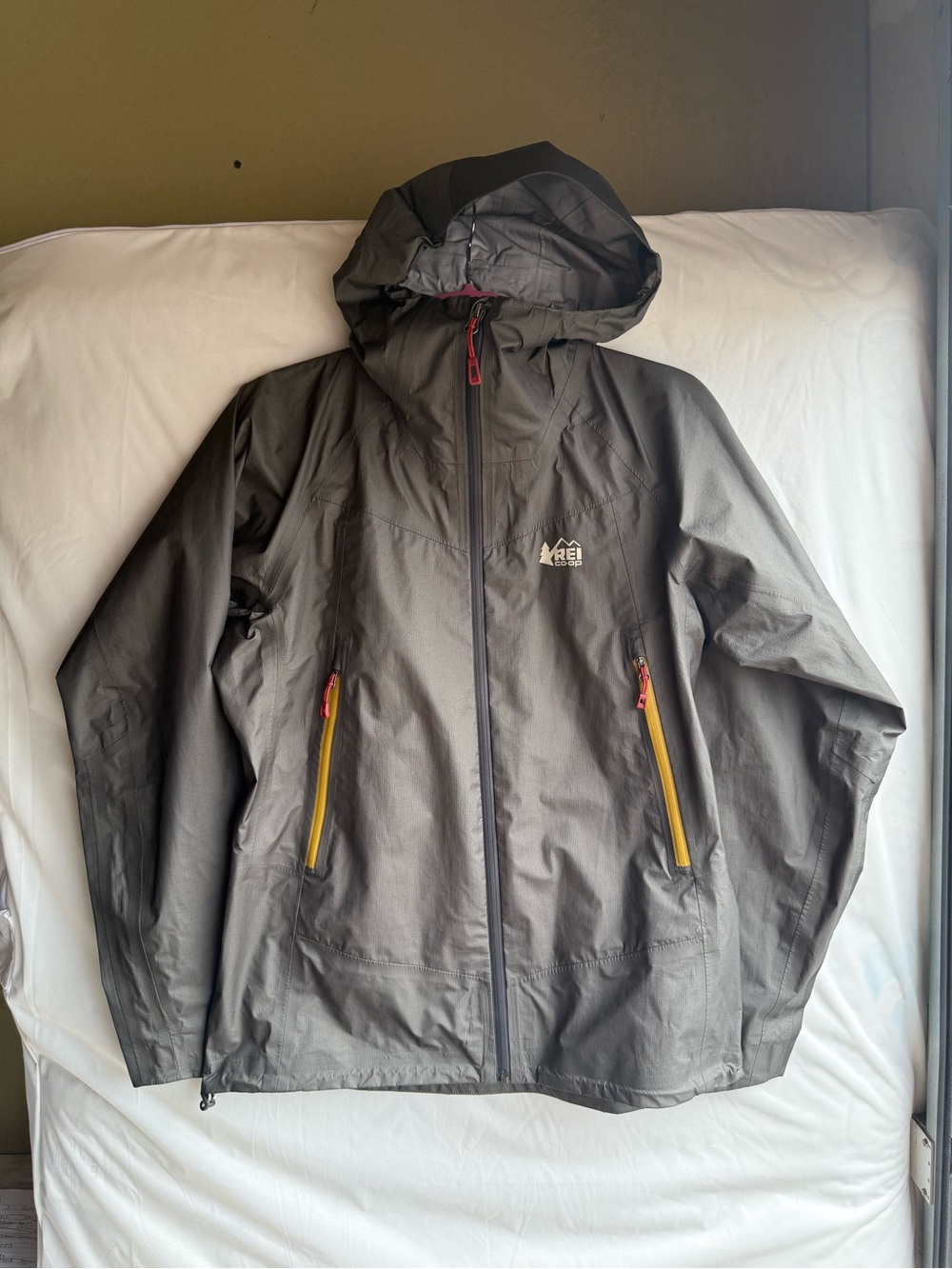 NWOT REI Ryolite Rain Jacket Full Zip eVent Waterproof